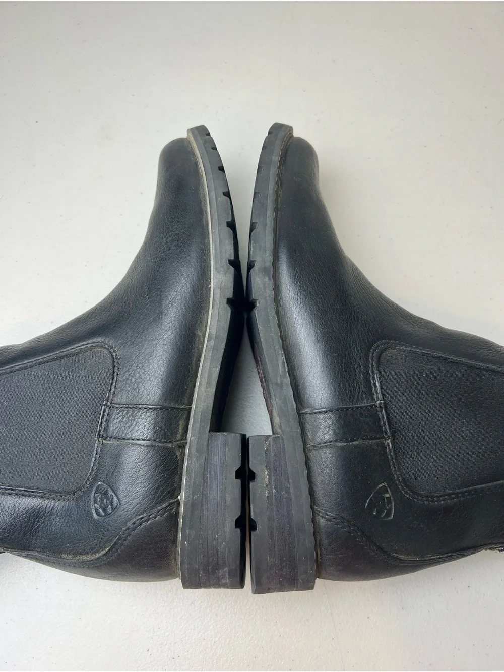 Ariat Women’s Wexford Black Leather Waterproof Chelsea Boot Size 7.5B